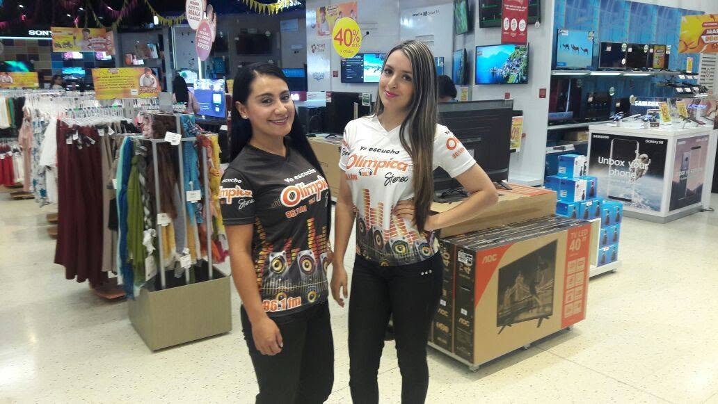 Smile, Retail, Logo, Customer, Shopping mall, Top, Pants, Person — Campañas Pereira Manizales Armenia | Focus Modelos ABTL Agencia BTL Eje Cafetero