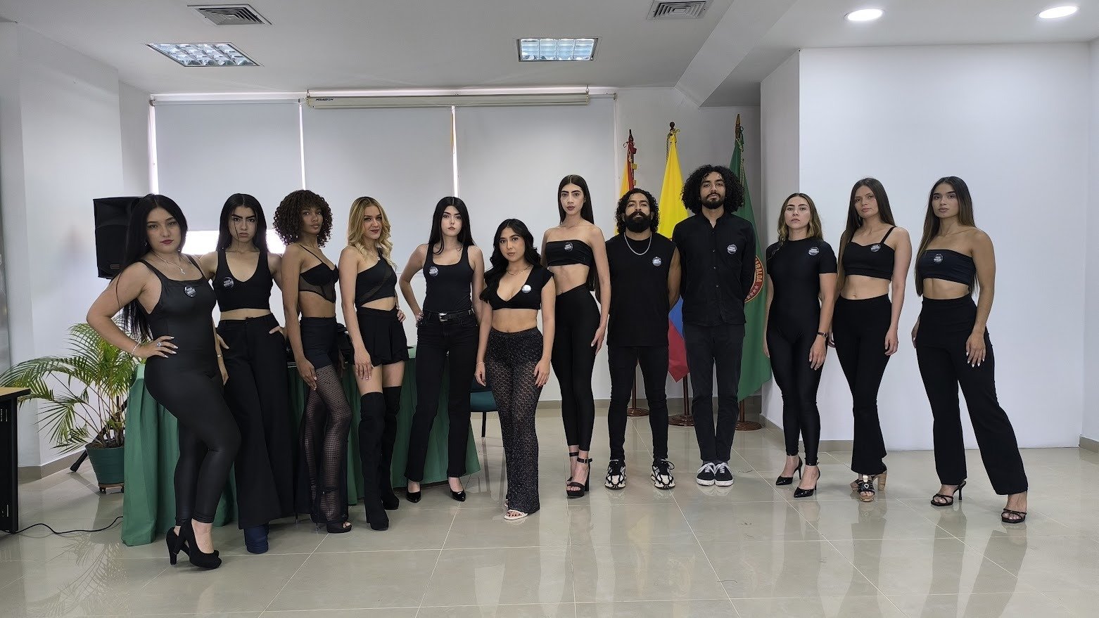 Event, Entertainment, Thigh, Waist, Performing Arts, Team, Person — Pasarelas y castings Pereira Manizales Armenia | Focus Modelos ABTL Agencia BTL Eje Cafetero