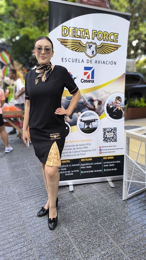 Smile, Shoe, Fashion, Logo, Advertising, Fashion design, Person, Dress, Clothing — Campañas Pereira Manizales Armenia | Focus Modelos ABTL Agencia BTL Eje Cafetero