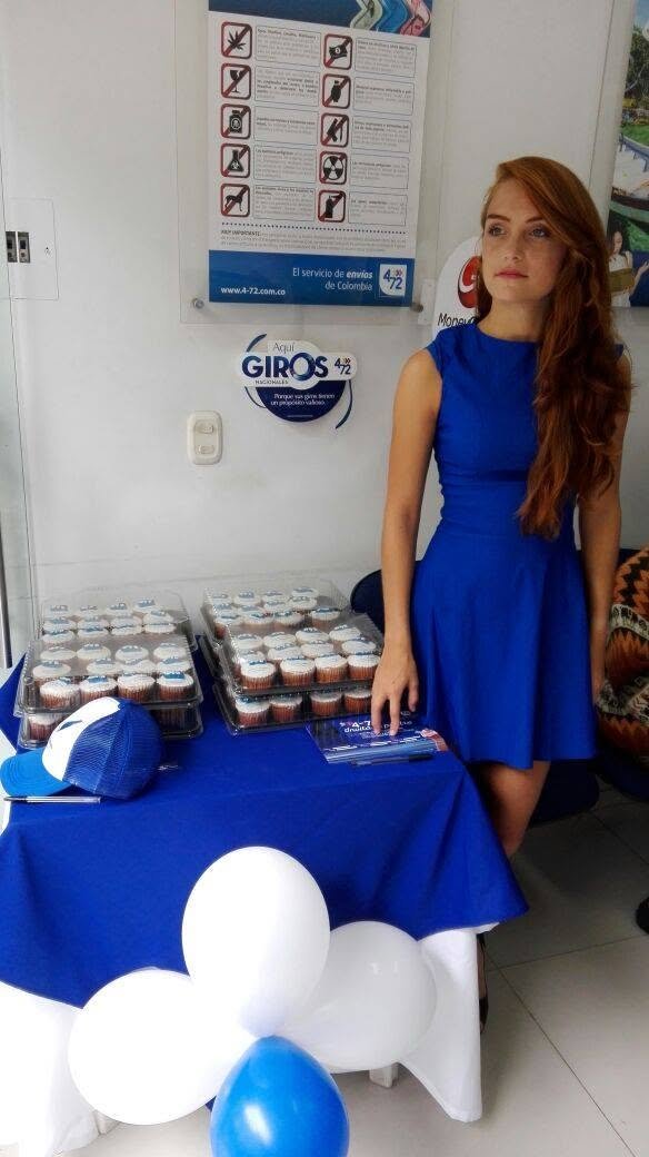 Smile, Facial expression, Dress, Happiness, Balloon, Abdomen, Person — Campañas Pereira Manizales Armenia | Focus Modelos ABTL Agencia BTL Eje Cafetero
