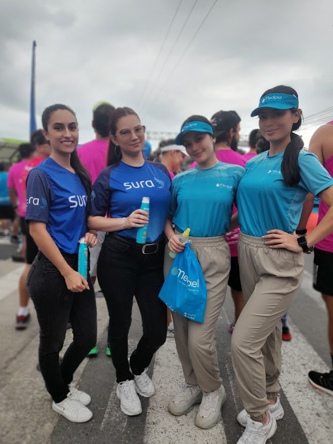 Sleeve, Smile, Recreation, Fun, Waist, Leisure, Pants, Top — Campañas Pereira Manizales Armenia | Focus Modelos ABTL Agencia BTL Eje Cafetero