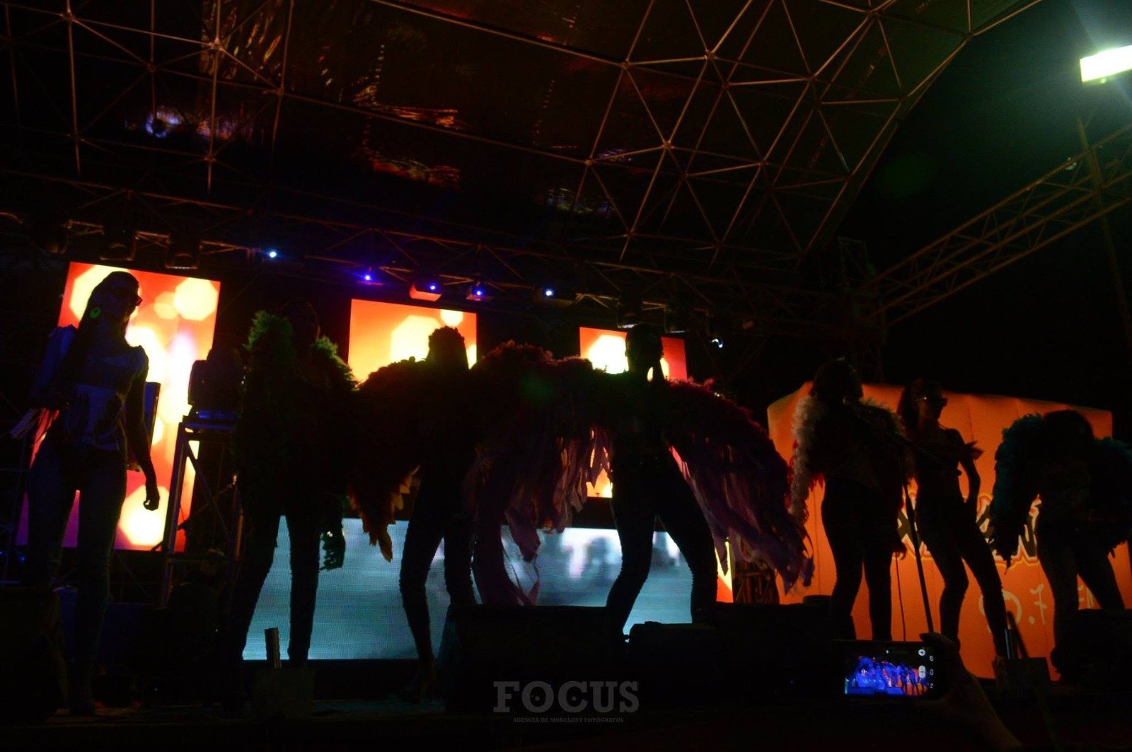Entertainment, Performing Arts, Performance, Event, Stage, Artist, Person, Pants — Campañas Pereira Manizales Armenia | Focus Modelos ABTL Agencia BTL Eje Cafetero