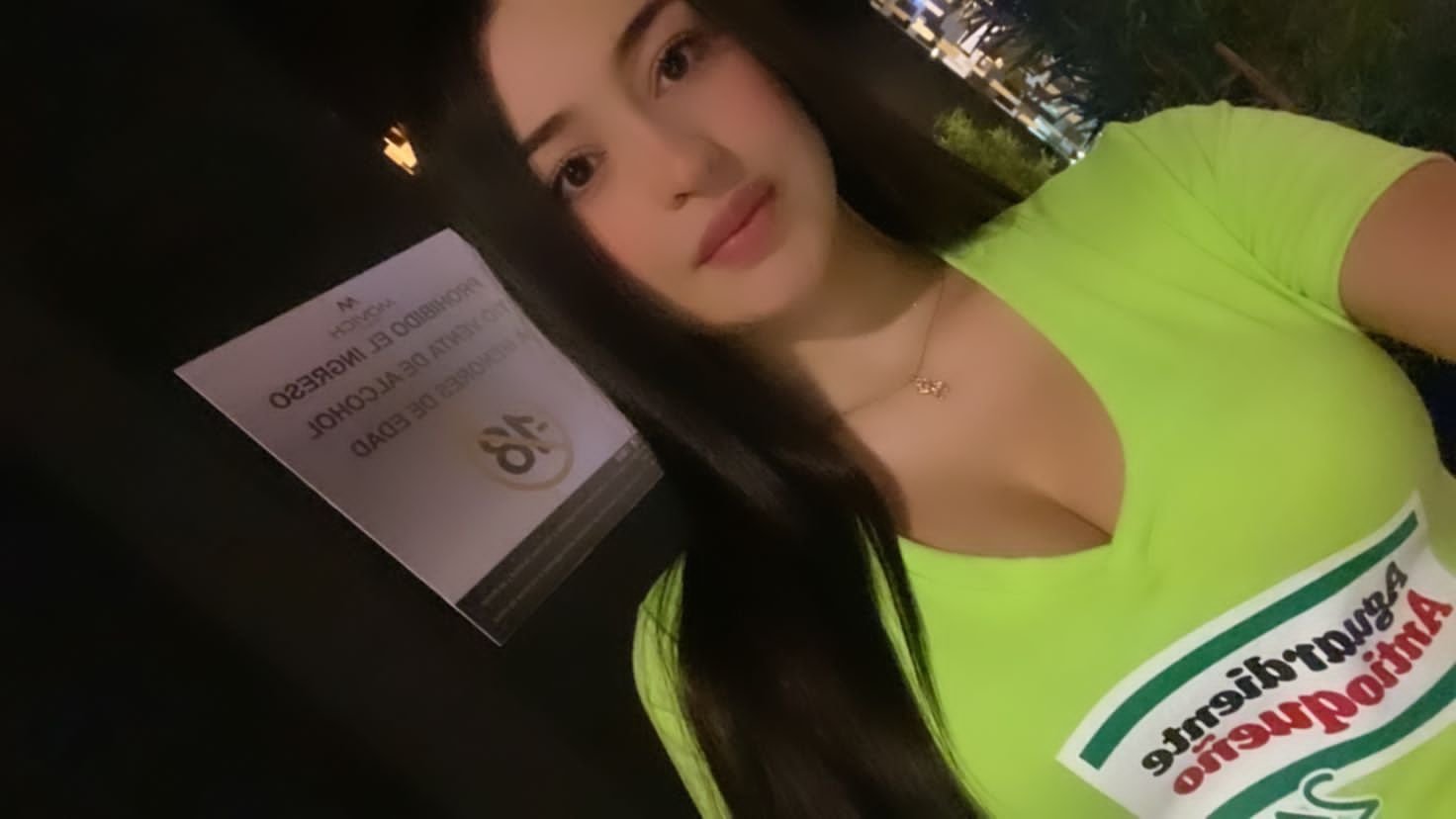 Lips, Black hair, Neck, Sleeveless shirt, Active Tank, Muscle, Top, Person, Necklace — Campañas Pereira Manizales Armenia | Focus Modelos ABTL Agencia BTL Eje Cafetero