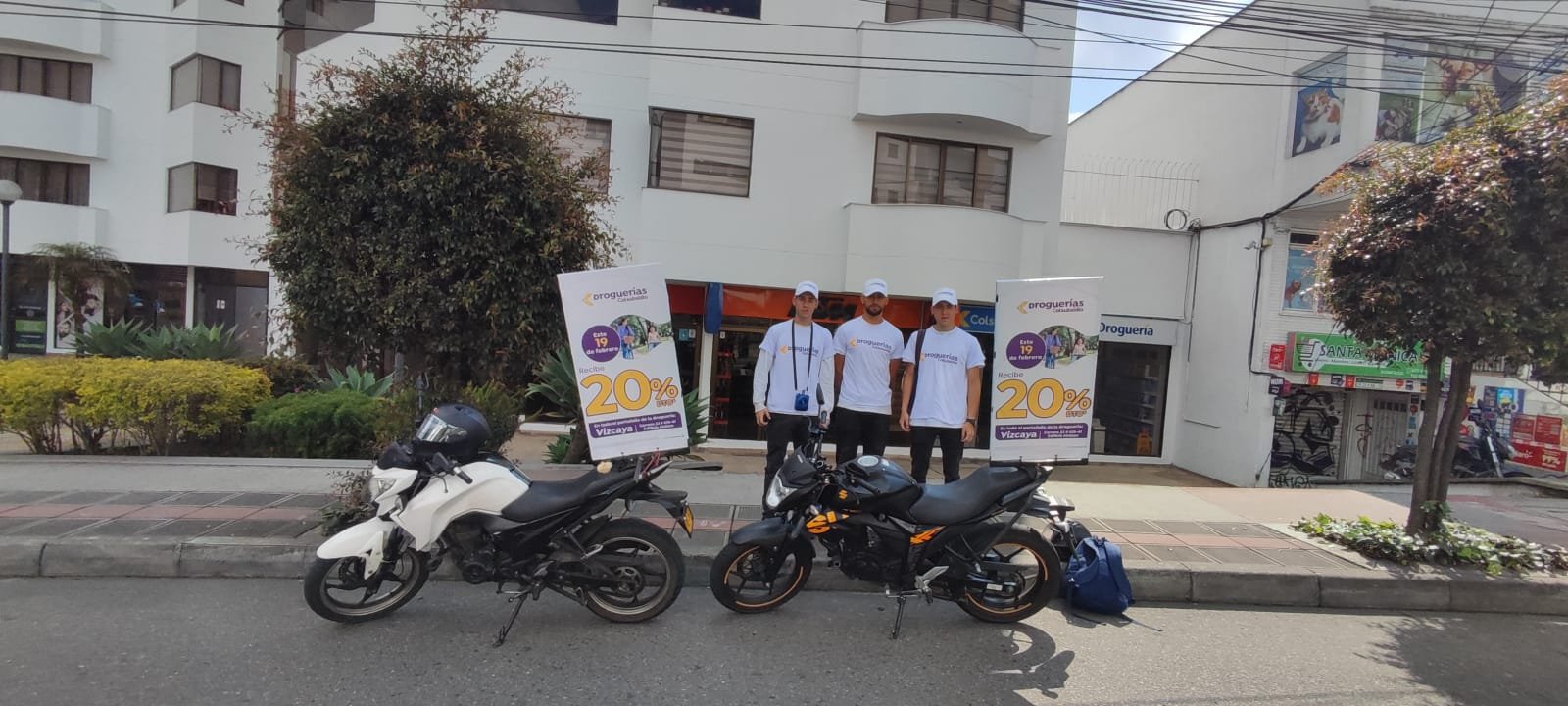Land vehicle, Mode of transport, Motor vehicle, Wheel, Tire, Motorcycle — Campañas Pereira Manizales Armenia | Focus Modelos ABTL Agencia BTL Eje Cafetero