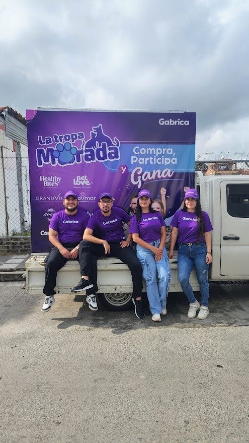 Advertising, Light commercial vehicle, Jeans, Person — Campañas Pereira Manizales Armenia | Focus Modelos ABTL Agencia BTL Eje Cafetero