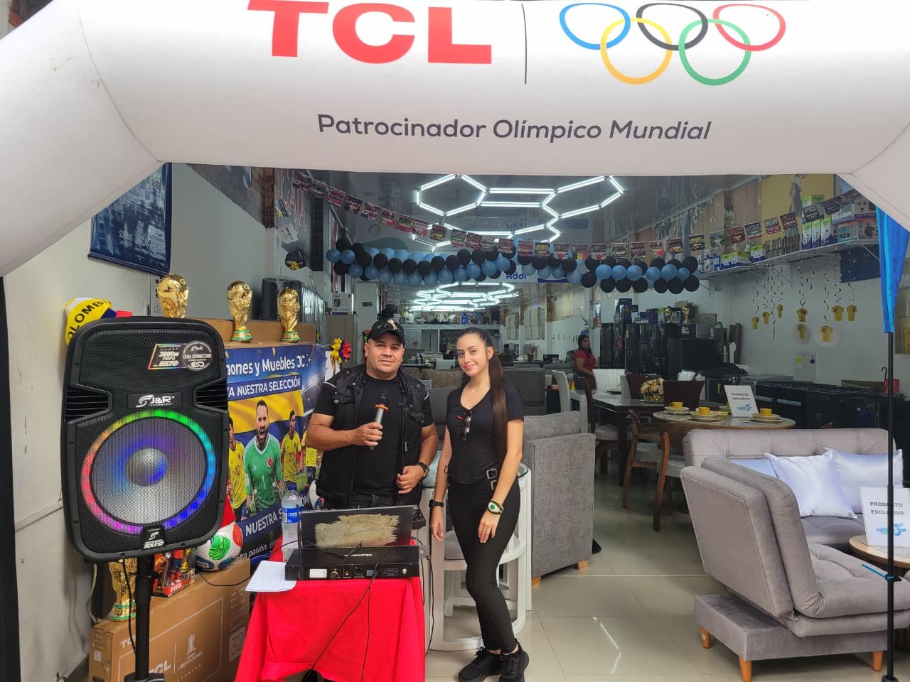 Electronic device, Technology, Logo, Advertising, Fun, Leisure, Top, Person, Pants — Campañas Pereira Manizales Armenia | Focus Modelos ABTL Agencia BTL Eje Cafetero