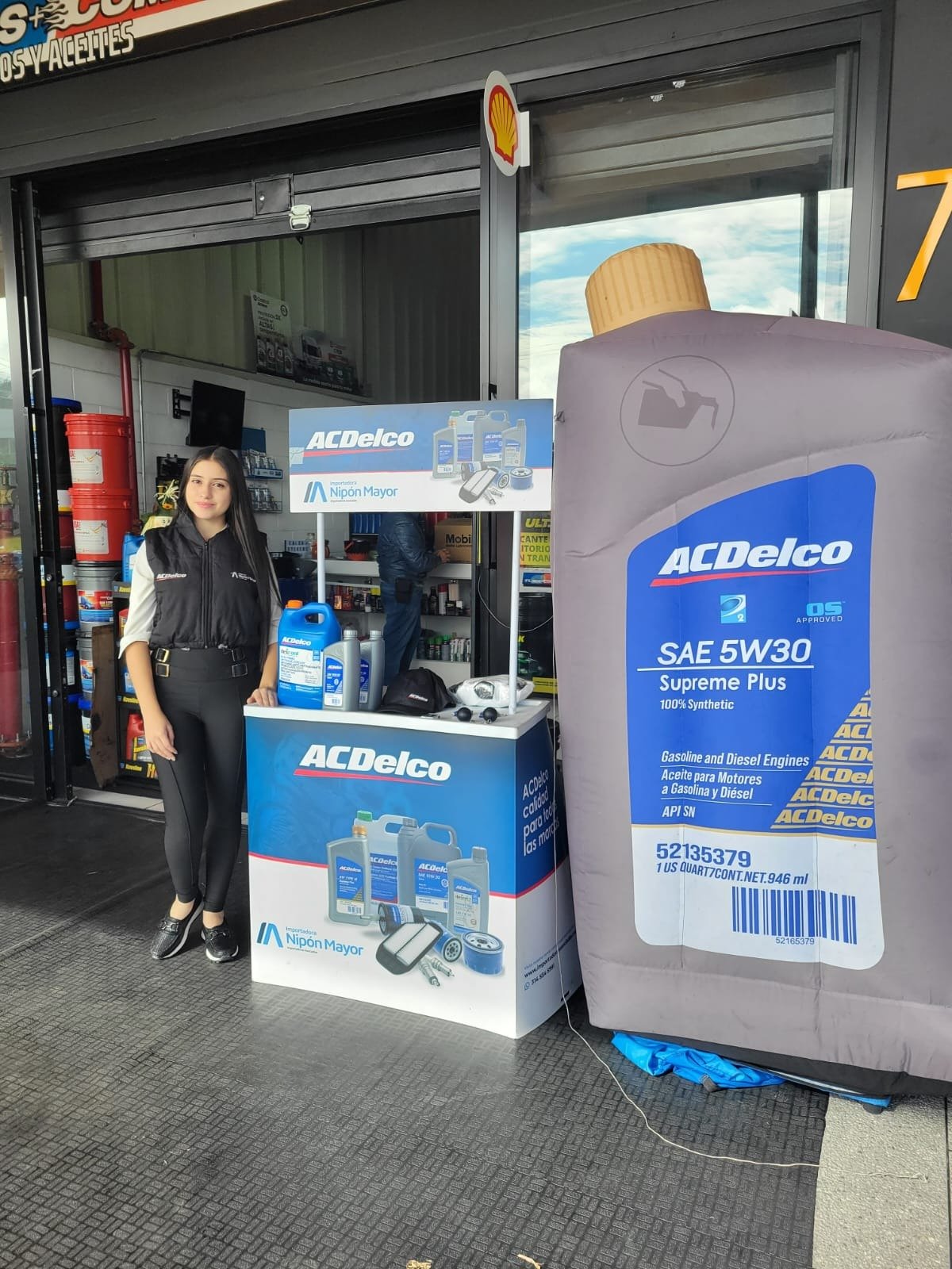 Advertising, Logo, Automobile repair shop, Banner, Automotive Care, Person, Pants, 1D barcode — Campañas Pereira Manizales Armenia | Focus Modelos ABTL Agencia BTL Eje Cafetero