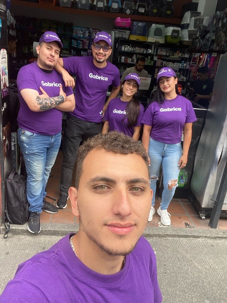 Active Shirt, Beard, Person — Campañas Pereira Manizales Armenia | Focus Modelos ABTL Agencia BTL Eje Cafetero