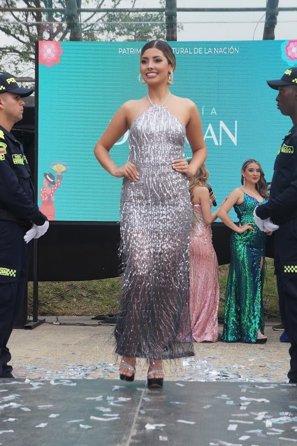Dress, Waist, Public event, Fashion design, Torso, Abdomen, Person, Clothing — Pasarelas y castings Pereira Manizales Armenia | Focus Modelos ABTL Agencia BTL Eje Cafetero
