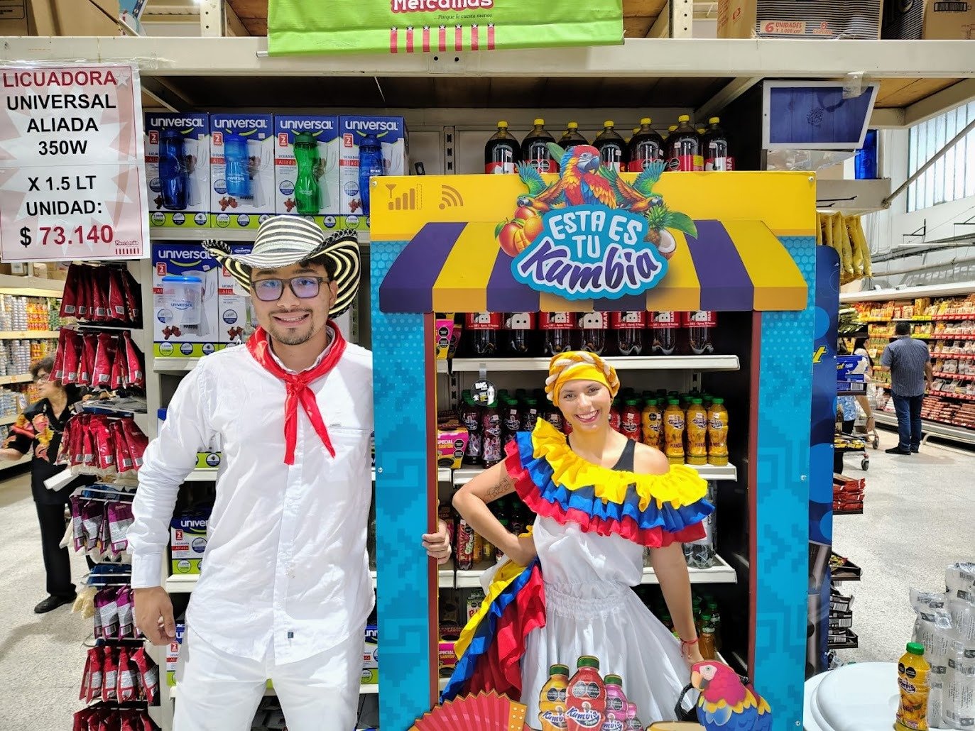 Retail, Smile, Logo, Supermarket, Customer, Convenience store, Person — Campañas Pereira Manizales Armenia | Focus Modelos ABTL Agencia BTL Eje Cafetero