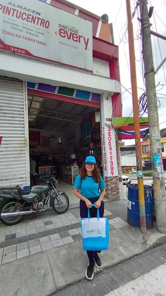 Retail, Logo, Motorcycle, Advertising, Top, Person — Campañas Pereira Manizales Armenia | Focus Modelos ABTL Agencia BTL Eje Cafetero