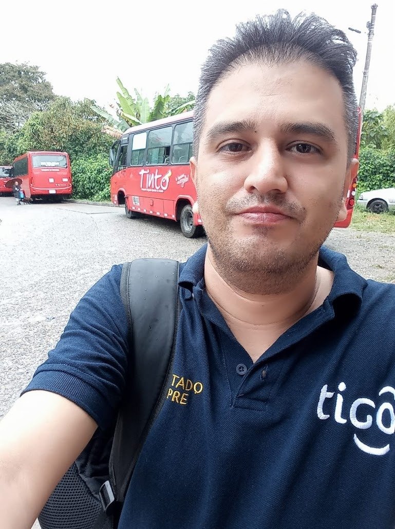 Smile, Bus, Commercial vehicle, Travel, Public transport, Tour bus service, Top, Tire — Campañas Pereira Manizales Armenia | Focus Modelos ABTL Agencia BTL Eje Cafetero