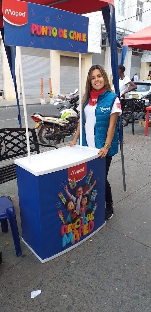Advertising, Logo, Customer, Plastic, Cleanliness, Motorcycle, Person, Wheel, Tire — Campañas Pereira Manizales Armenia | Focus Modelos ABTL Agencia BTL Eje Cafetero