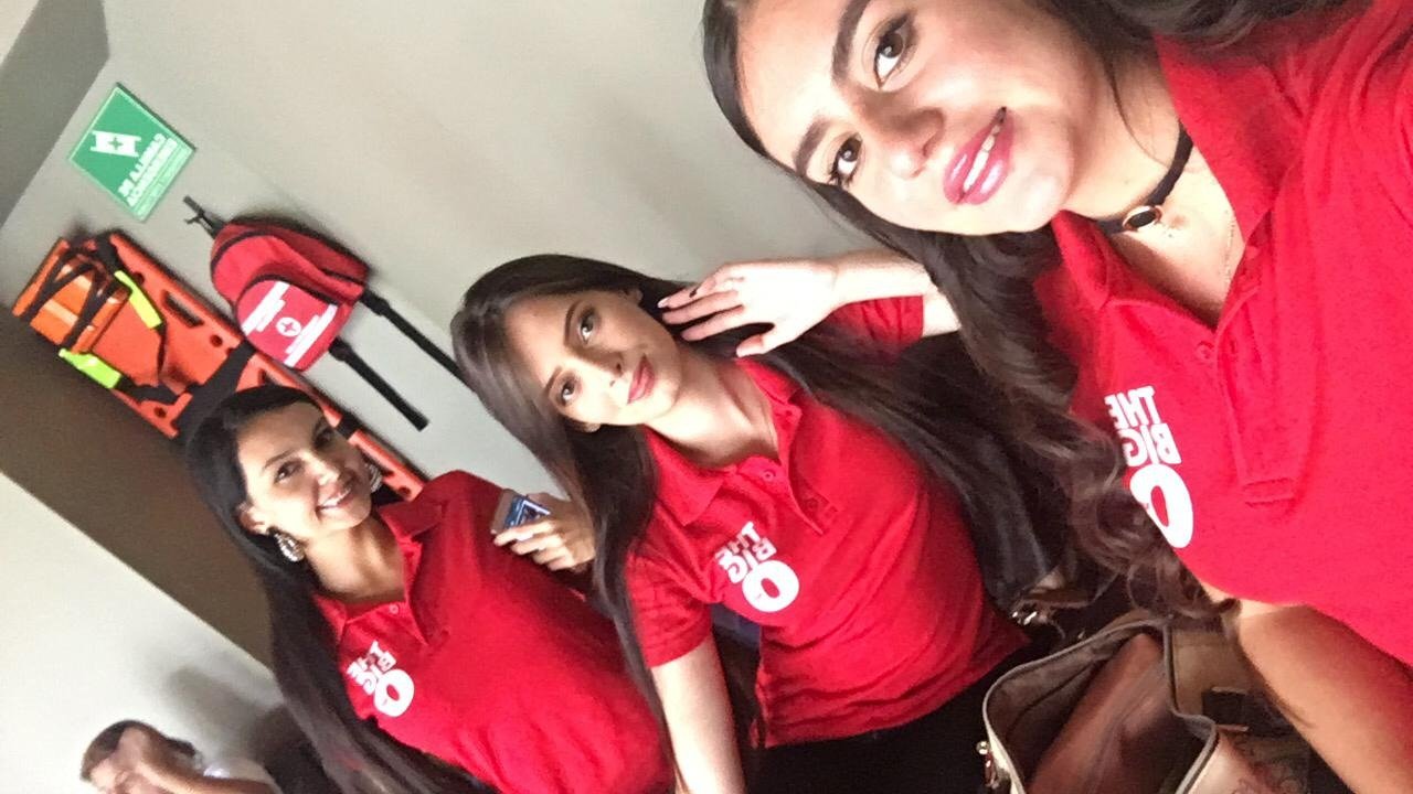 Smile, Happiness, Youth, Facial expression, Waist, Fun, Top — Campañas Pereira Manizales Armenia | Focus Modelos ABTL Agencia BTL Eje Cafetero