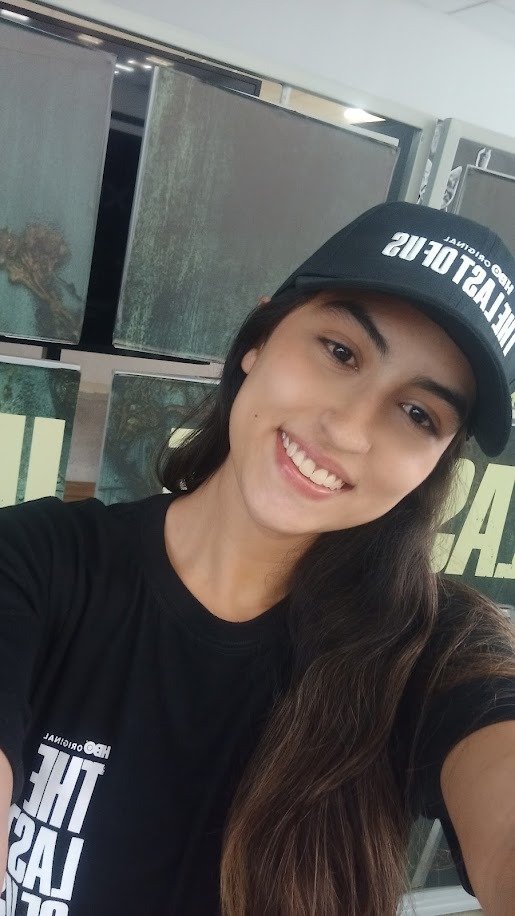 Lips, Headgear, Black hair, Beauty, Cap, Long hair, Hat, Top, Person — Pasarelas y castings Pereira Manizales Armenia | Focus Modelos ABTL Agencia BTL Eje Cafetero