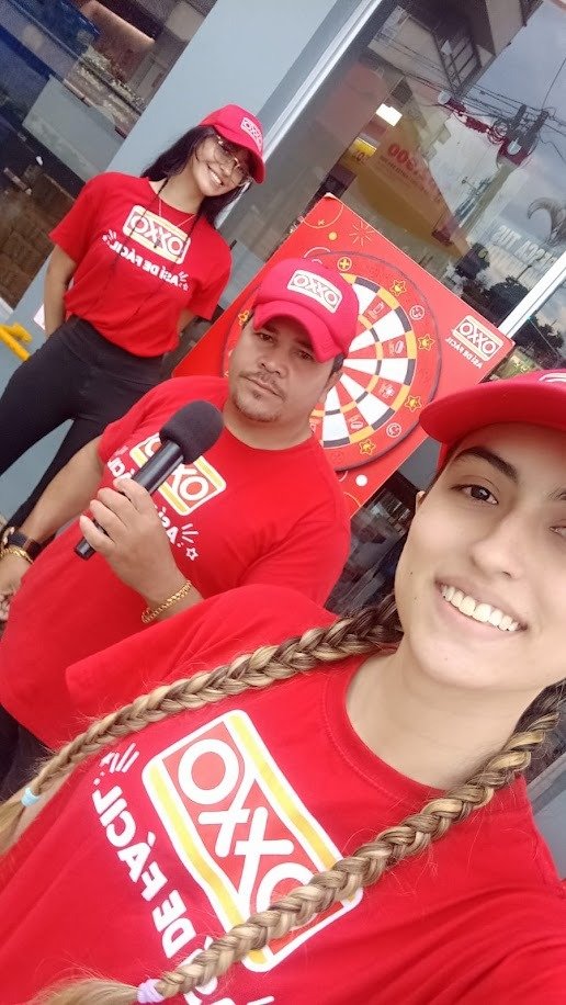 Smile, Happiness, Facial expression, Logo, Fun, Top, Microphone, Person — Campañas Pereira Manizales Armenia | Focus Modelos ABTL Agencia BTL Eje Cafetero
