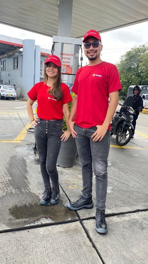 Luxury vehicle, Fuel, Car door, Jeans, Person, Top — Campañas Pereira Manizales Armenia | Focus Modelos ABTL Agencia BTL Eje Cafetero