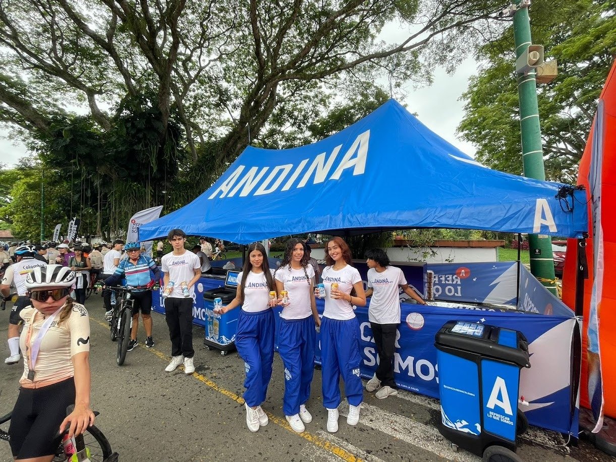 Event, Recreation, Logo, Pedestrian, Public event, Fun, Person, Top — Campañas Pereira Manizales Armenia | Focus Modelos ABTL Agencia BTL Eje Cafetero