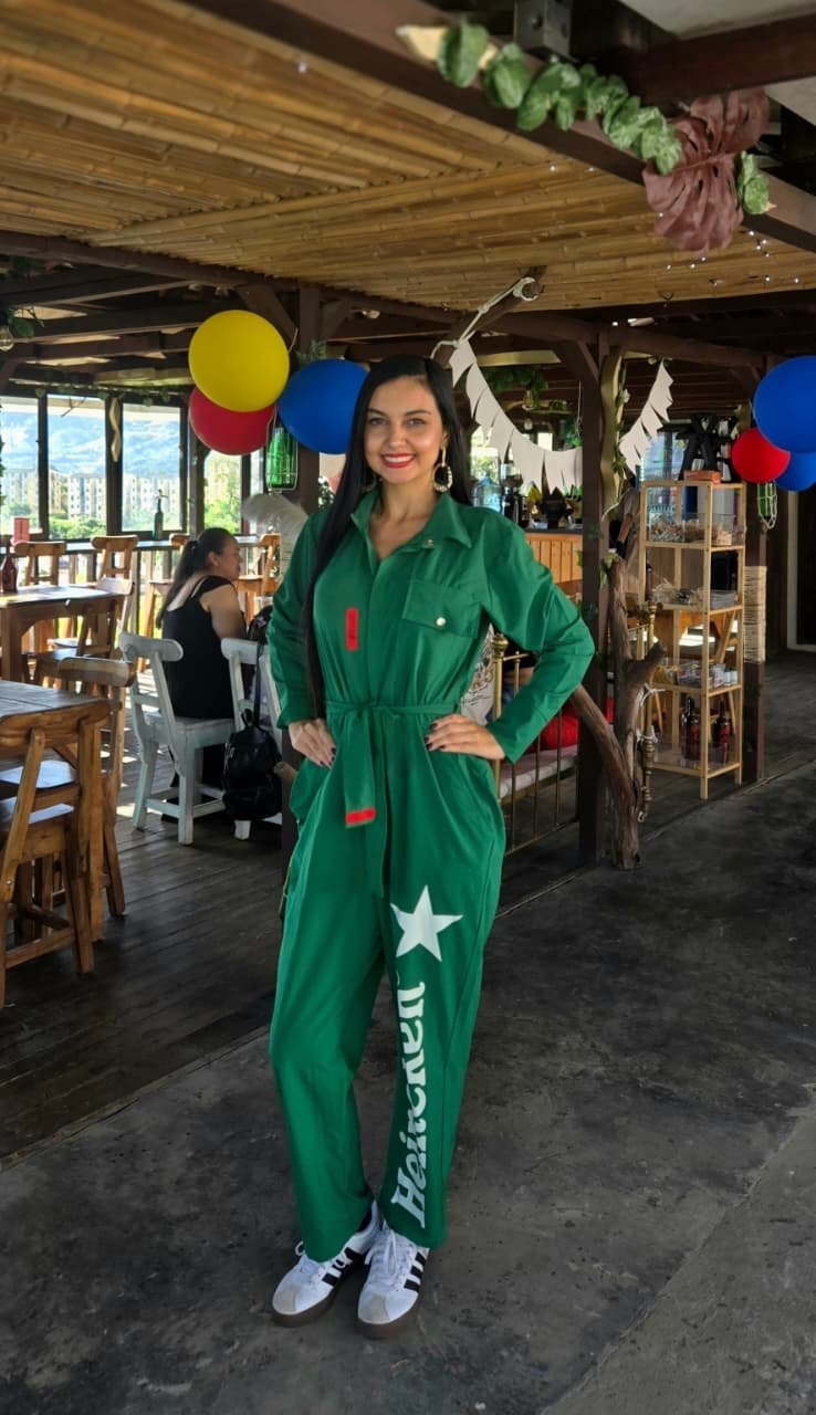 Smile, Overall, Costume, Person, Shoe, Clothing — Campañas Pereira Manizales Armenia | Focus Modelos ABTL Agencia BTL Eje Cafetero