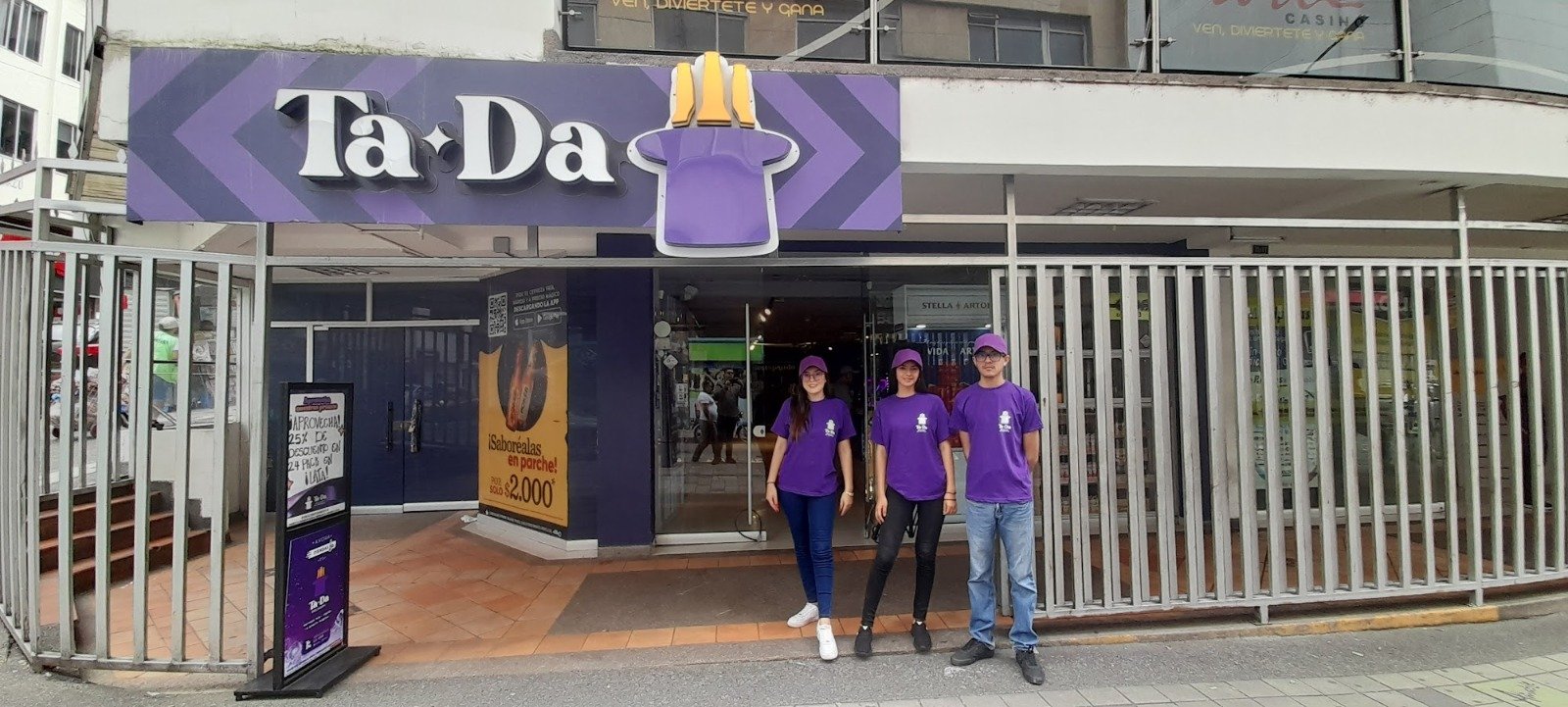 Logo, Advertising, Person, Jeans, Clothing — Campañas Pereira Manizales Armenia | Focus Modelos ABTL Agencia BTL Eje Cafetero