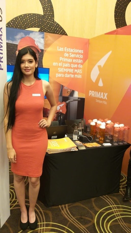 Smile, Waist, Logo, Advertising, Abdomen, Stomach, Dress, Person, Shoe — Campañas Pereira Manizales Armenia | Focus Modelos ABTL Agencia BTL Eje Cafetero
