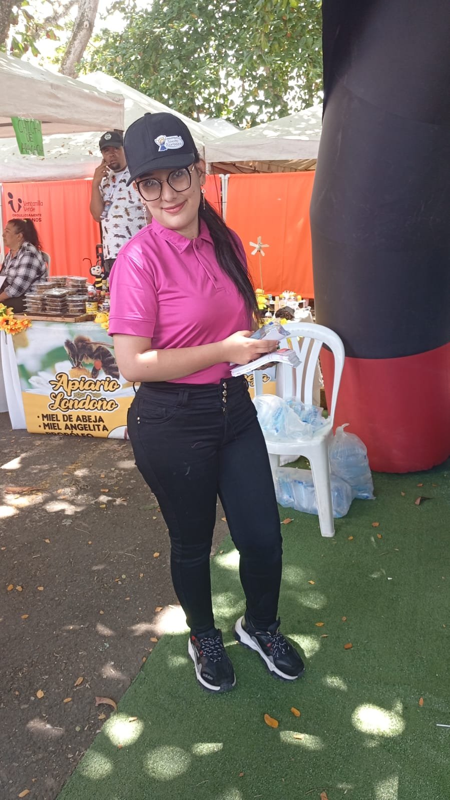 Waist, Leisure, Fun, Torso, Abdomen, Active Pants, Person, Top, Glasses, Hat — Campañas Pereira Manizales Armenia | Focus Modelos ABTL Agencia BTL Eje Cafetero