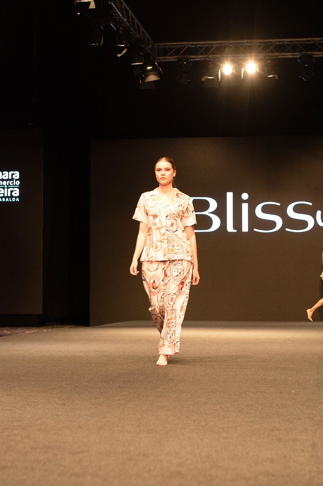 Fashion show, Event, Fashion Model, Runway, Human body, Fashion, Person, Top, Pants, Clothing — Infashion Pereira Manizales Armenia | Focus Modelos ABTL Agencia BTL Eje Cafetero