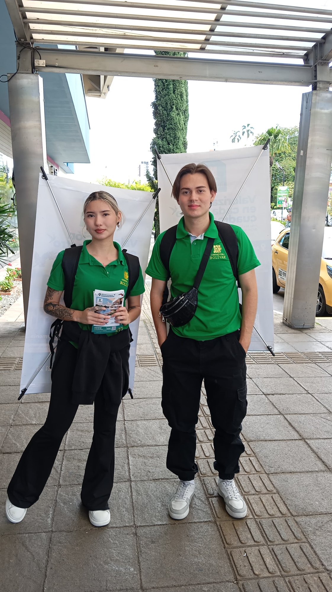 Bag, Luggage & bags, Backpack, Handbag, Pants, Person, Top — Campañas Pereira Manizales Armenia | Focus Modelos ABTL Agencia BTL Eje Cafetero