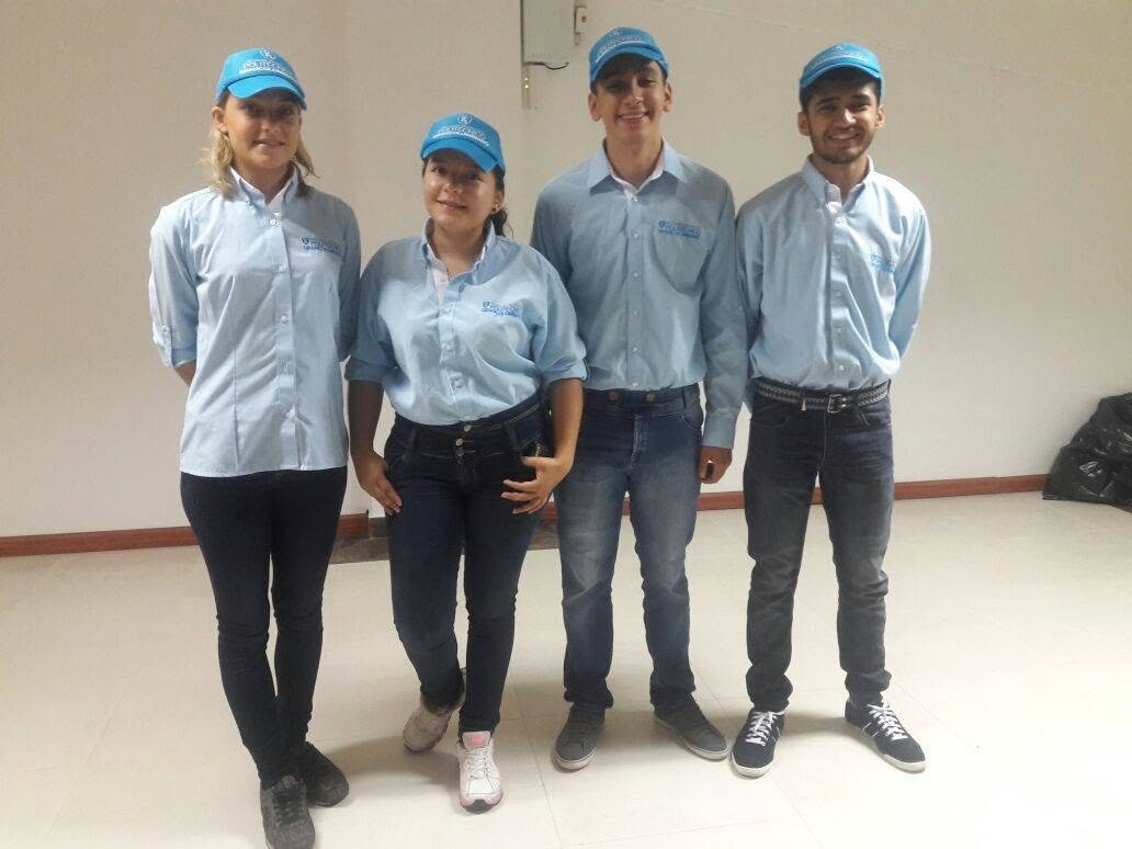 Sleeve, Trousers, Standing, Collar, Jeans, Denim, Person — Campañas Pereira Manizales Armenia | Focus Modelos ABTL Agencia BTL Eje Cafetero